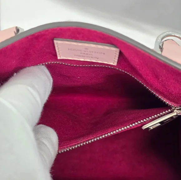 ✨️Like New Authentic Louis Vuitton Sac Plat BB EPI Crossbody Bag - Picture 6 of 16